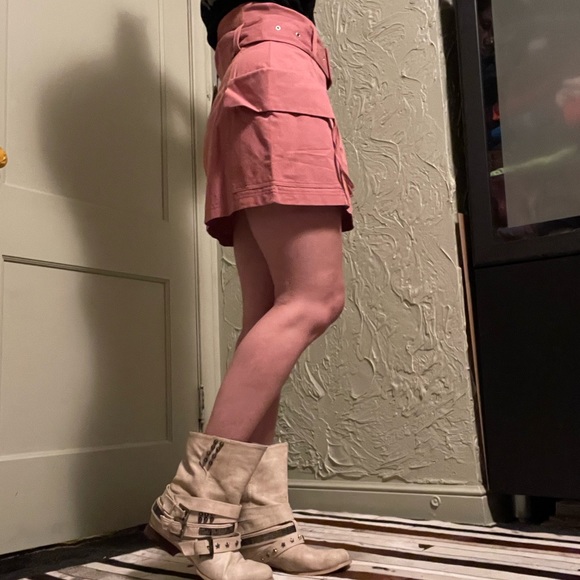 NWT Dusty rose belted cargo skirt by prettylittle thing - Picture 3 of 4